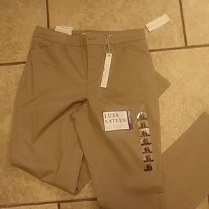 Gloria Vanderbilt Khakis